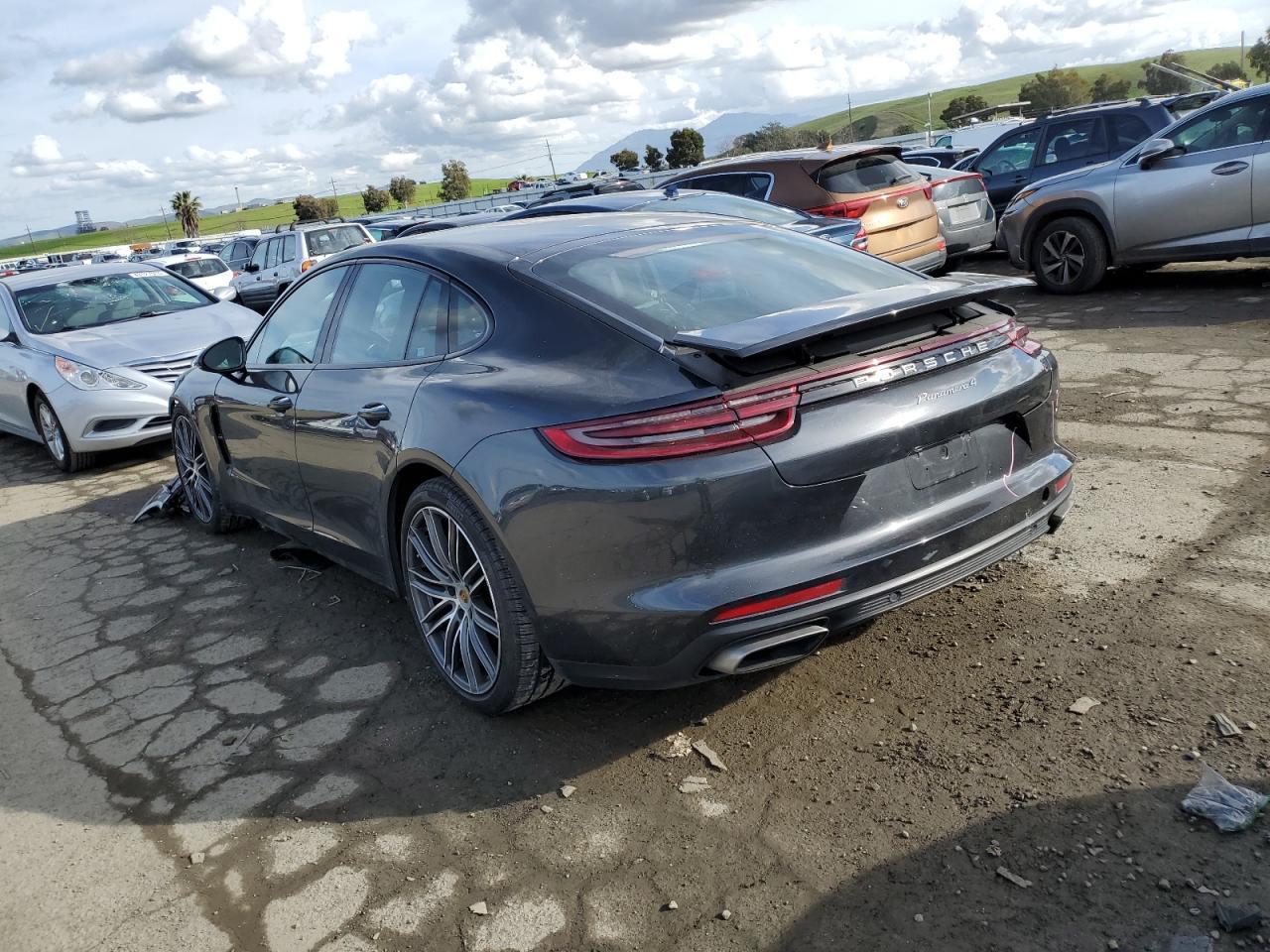 2018 PORSCHE PANAMERA 4 - Фото 2