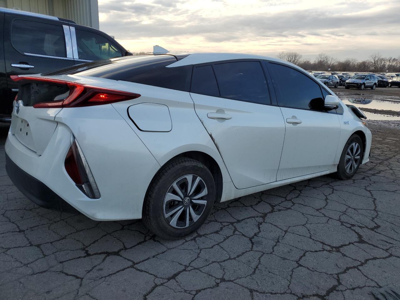 2018 TOYOTA PRIUS PRIM - Фото 3