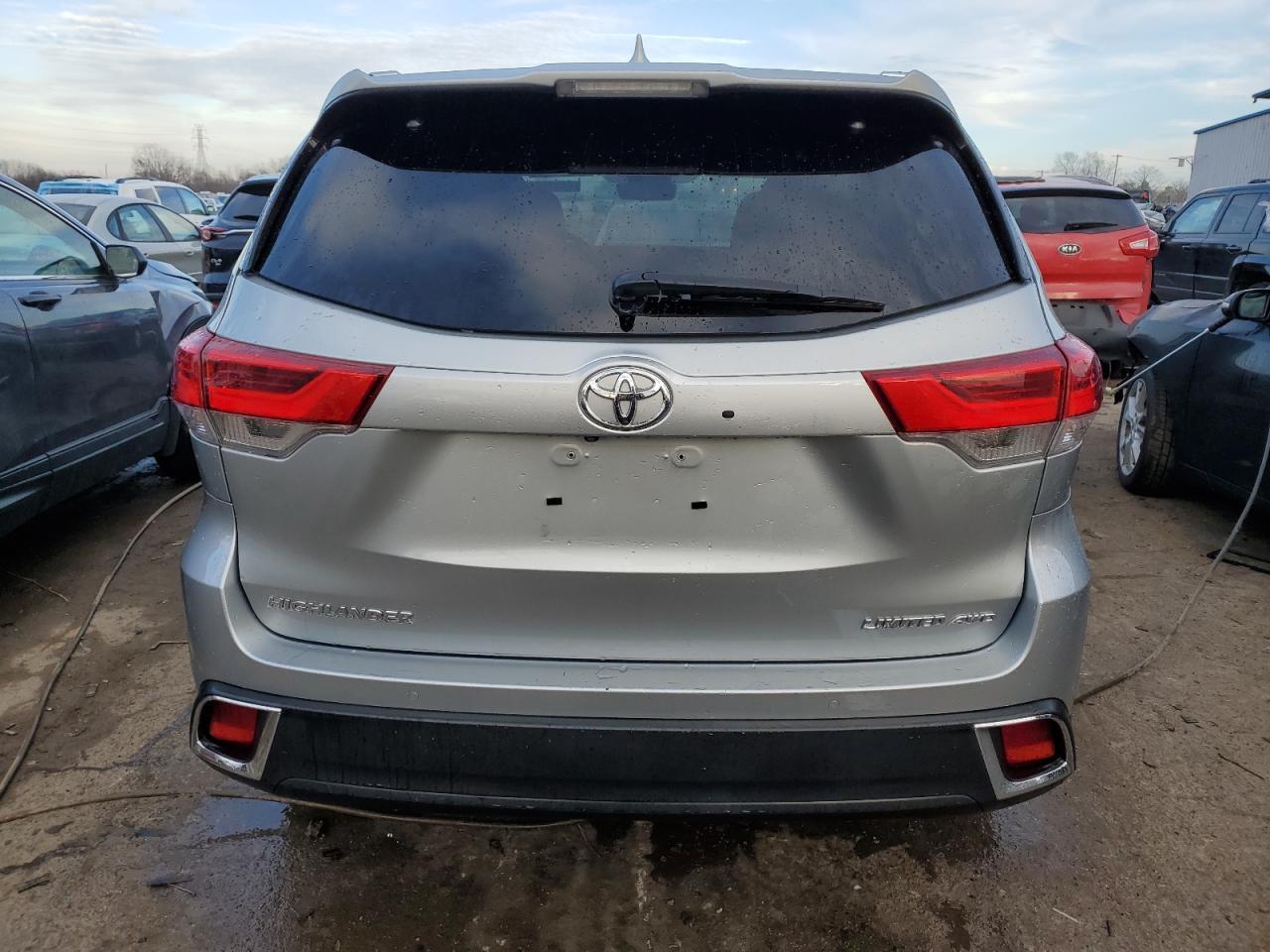 2019 TOYOTA HIGHLANDER - Image 6