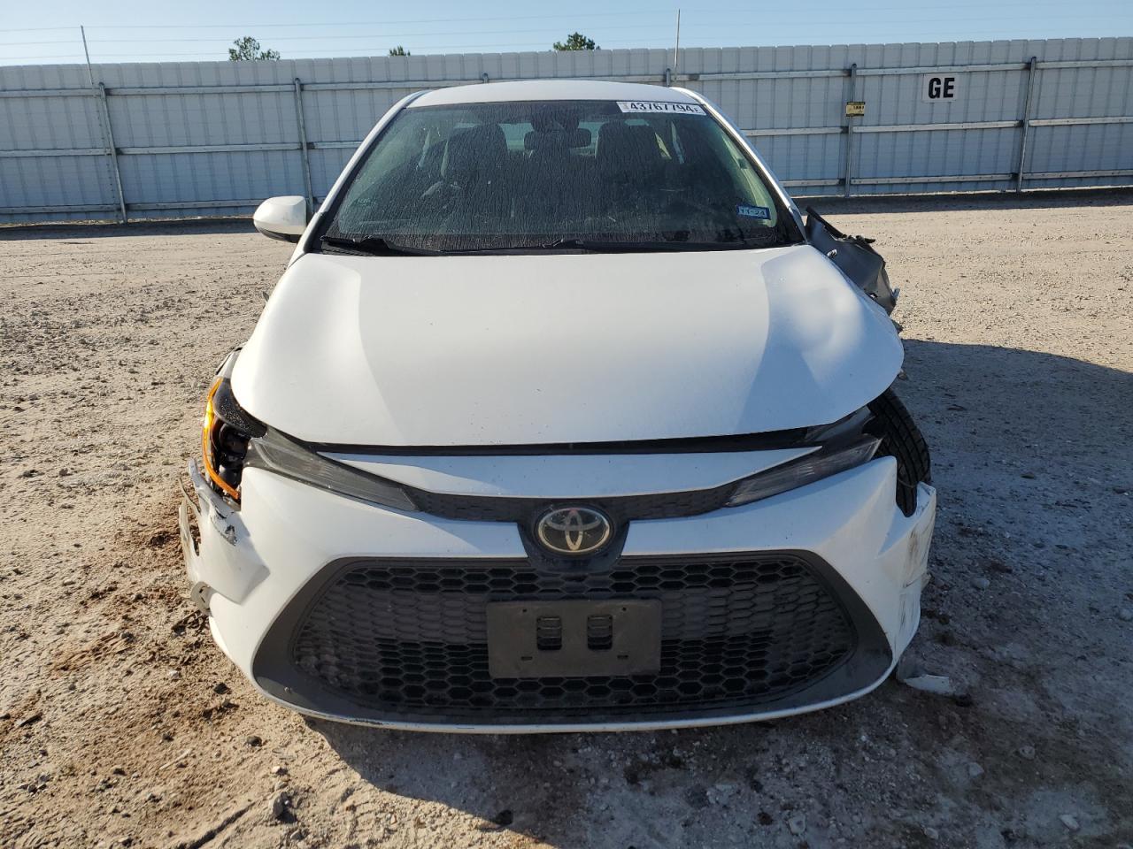 2021 TOYOTA COROLLA LE - Фото 5