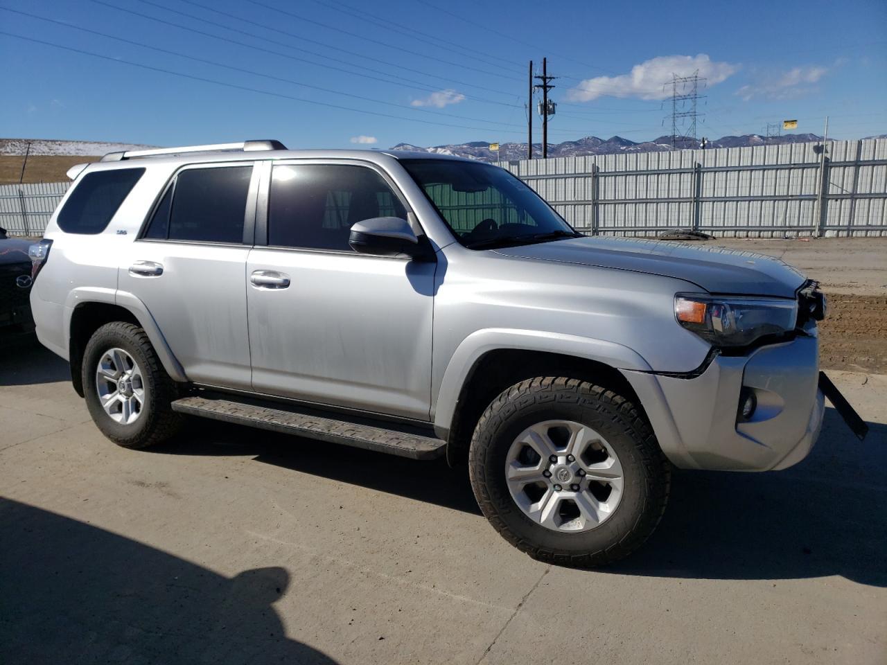 2022 TOYOTA 4RUNNER SR - Image 4