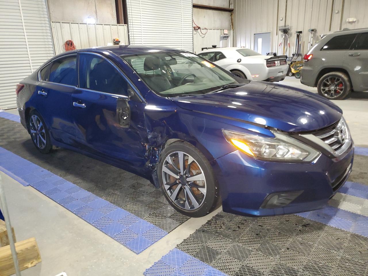 2017 NISSAN ALTIMA 2.5 - Image 4