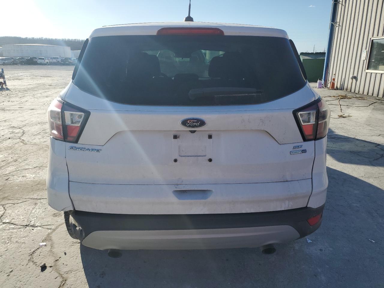 2017 FORD ESCAPE SE - Image 6