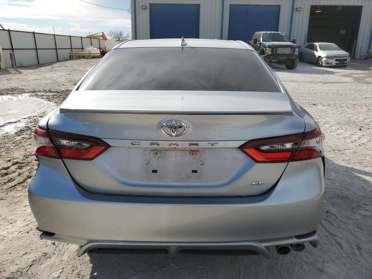 2021 TOYOTA CAMRY SE - Фото 6