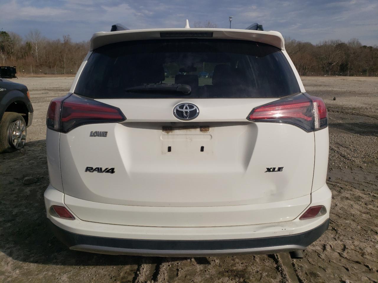 2017 TOYOTA RAV4 XLE - Image 6