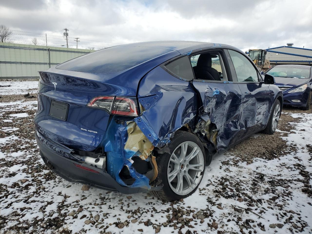 2023 TESLA MODEL Y - Фото 3