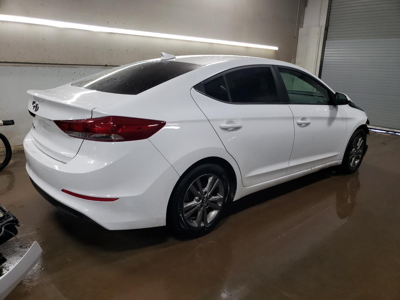 2018 HYUNDAI ELANTRA SE - Фото 3