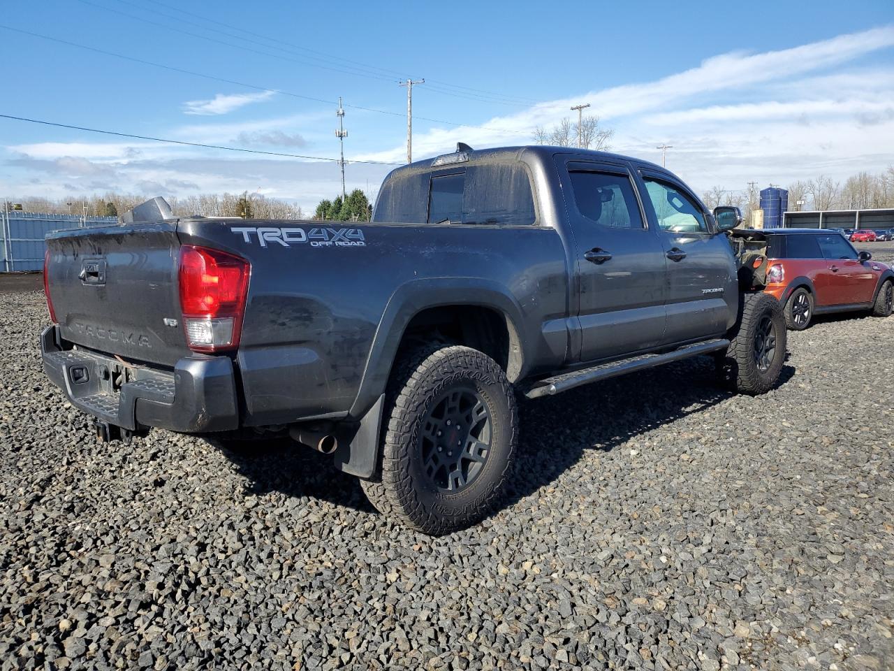 2017 TOYOTA TACOMA DOU - Фото 3