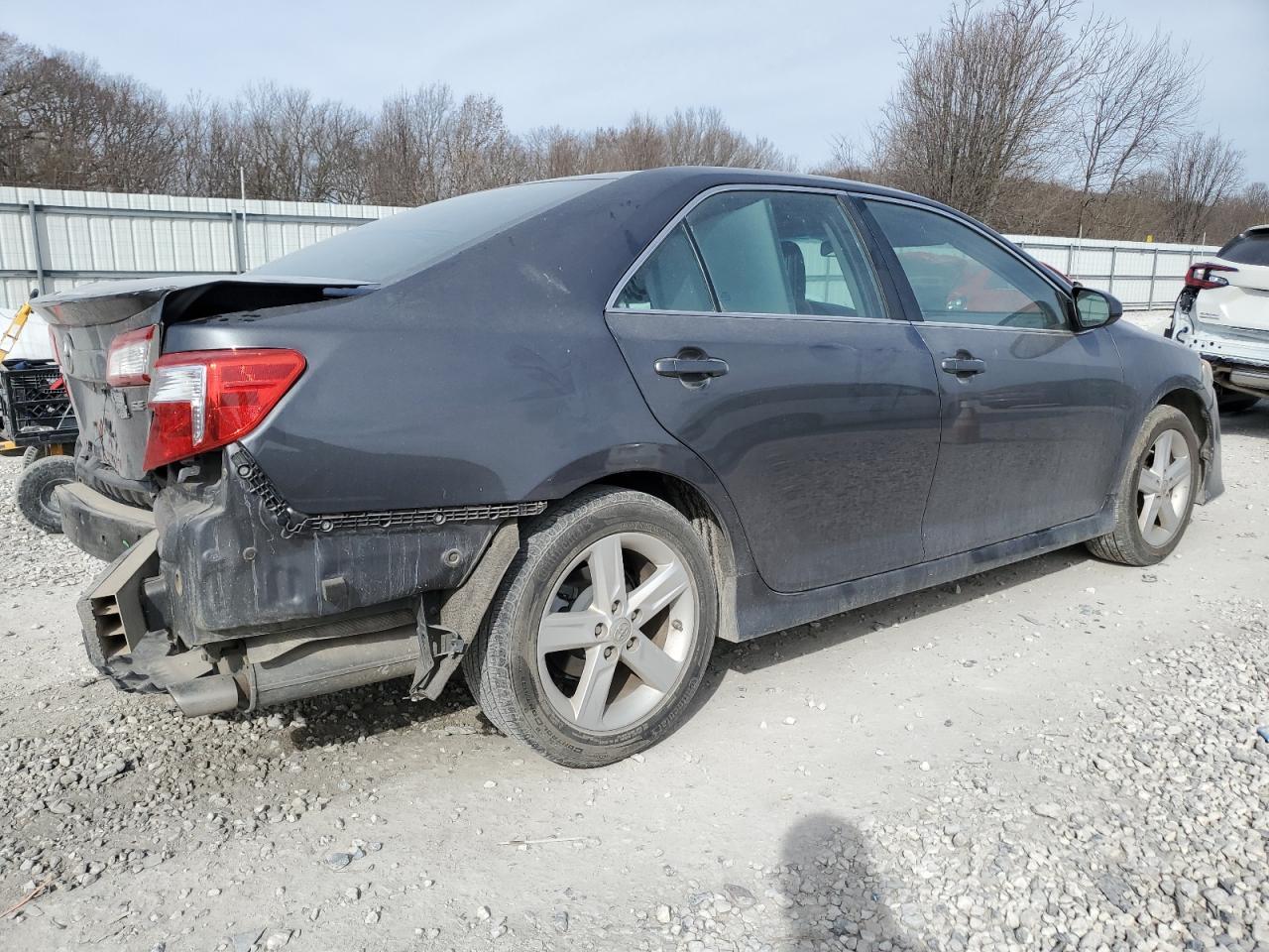 2014 TOYOTA CAMRY L - Image 3