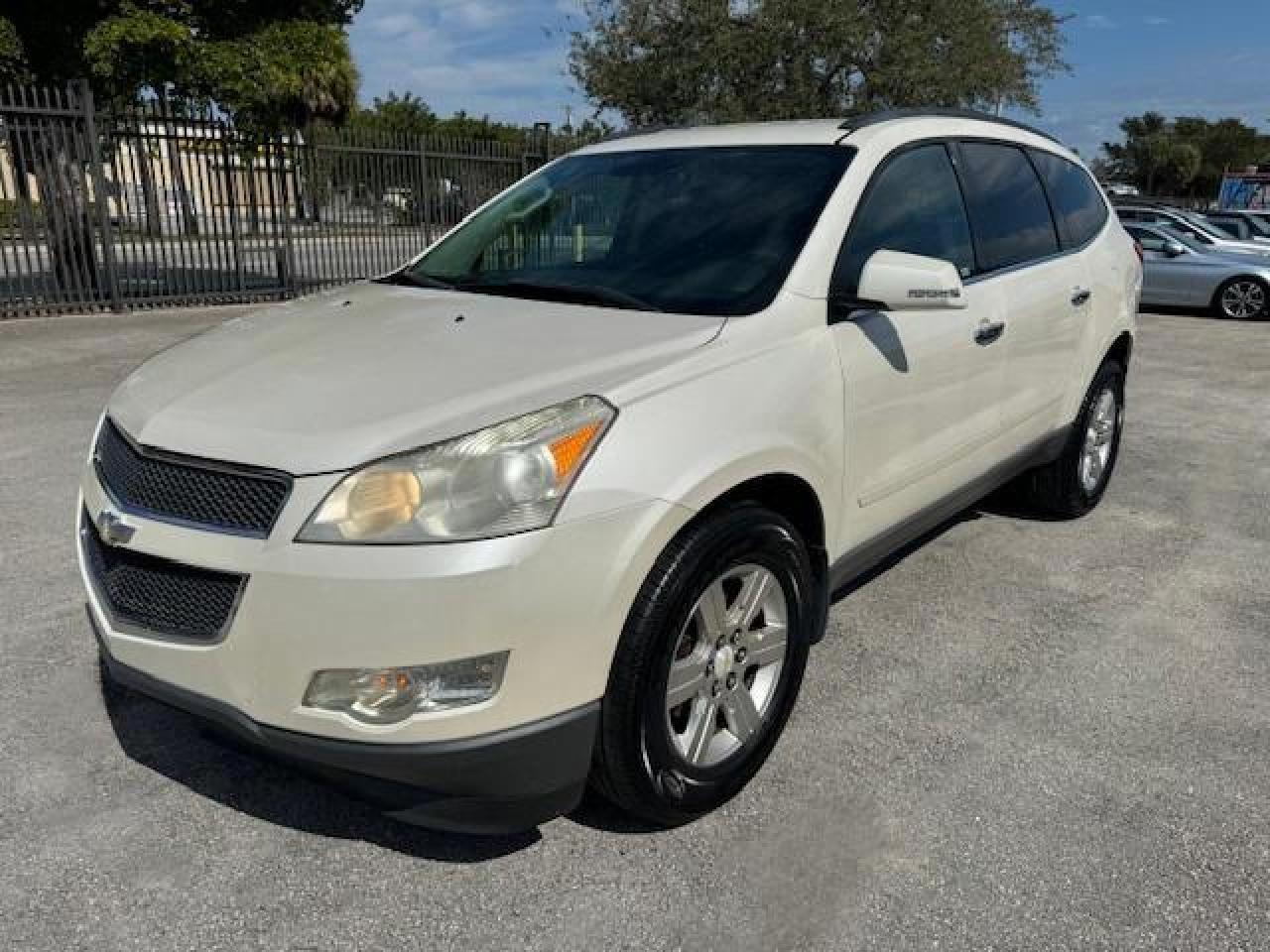 2011 CHEVROLET TRAVERSE L
