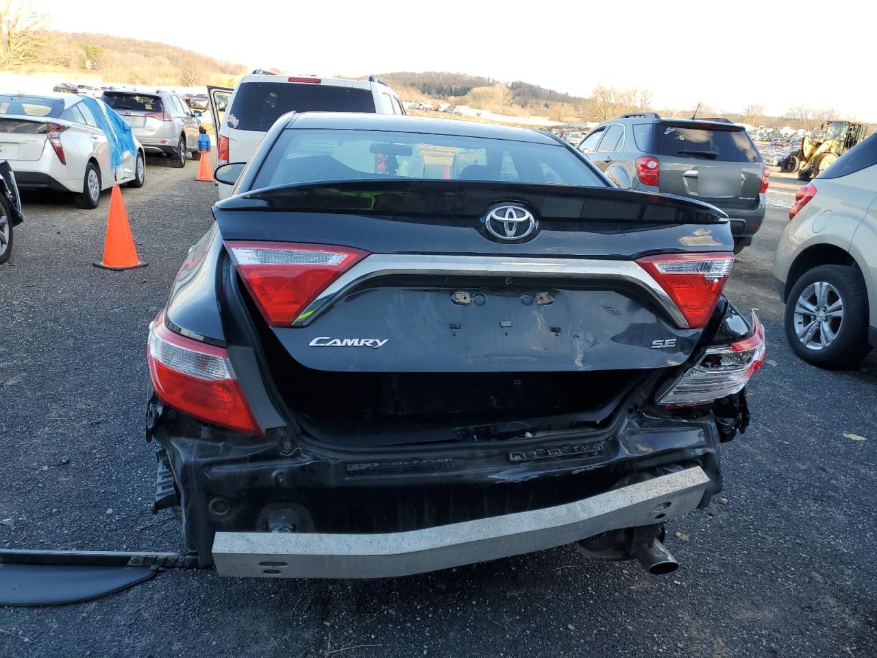 2017 TOYOTA CAMRY LE - Фото 6
