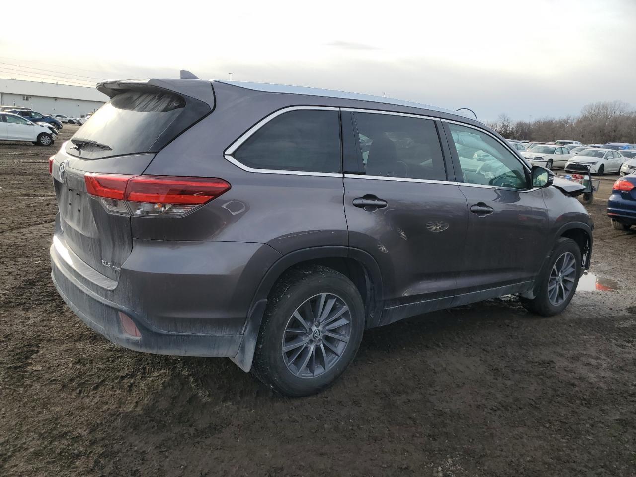 2019 TOYOTA HIGHLANDER - Фото 3