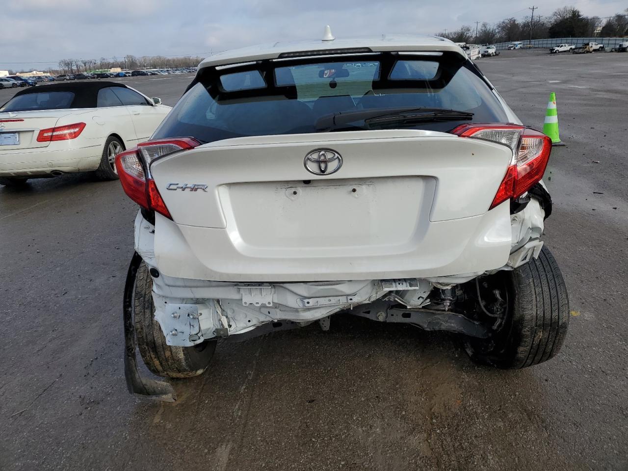 2021 TOYOTA C-HR XLE - Фото 6
