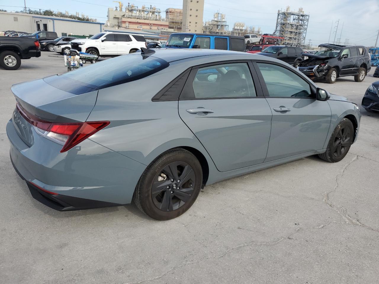 2022 HYUNDAI ELANTRA SE - Фото 3