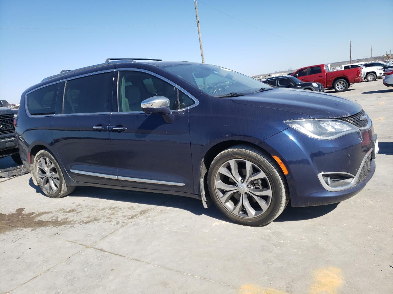 2017 CHRYSLER PACIFICA L - Image 4