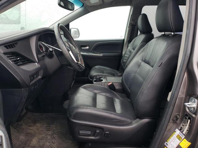2017 Toyota Sienna Se - Фото 7