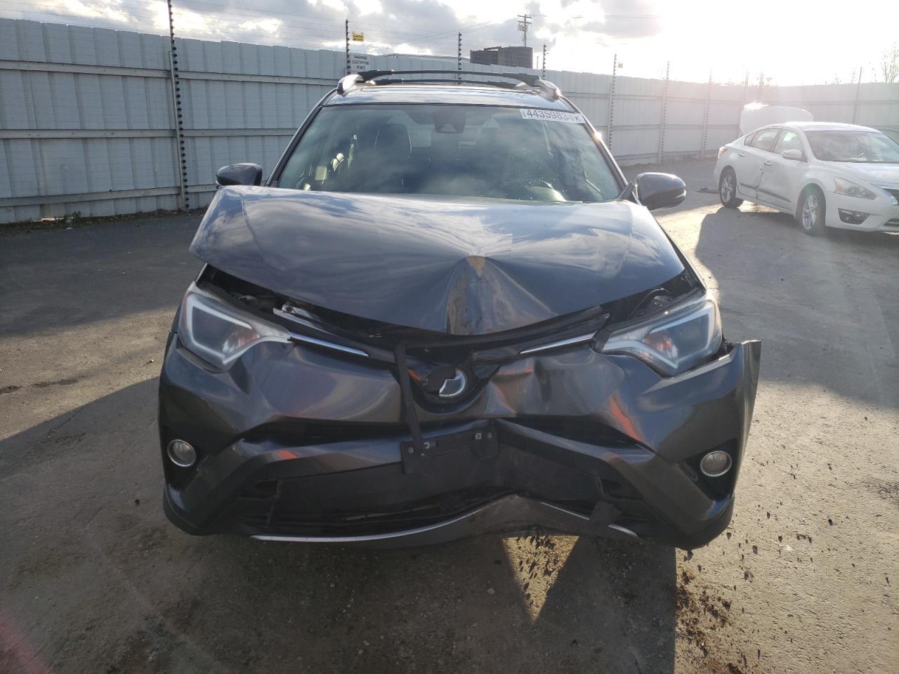 2017 TOYOTA RAV4 XLE - Image 5