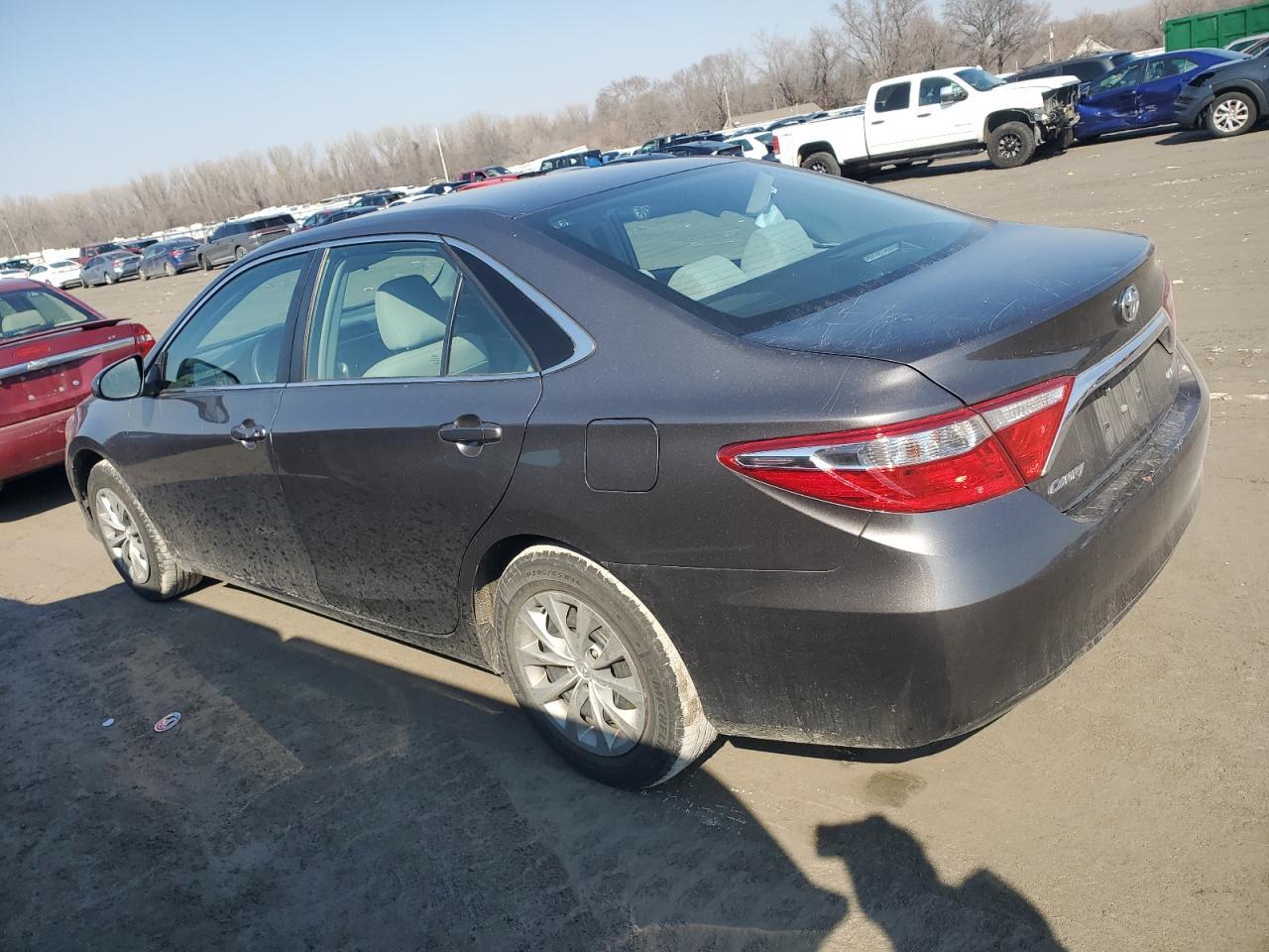2017 TOYOTA CAMRY LE - Фото 2