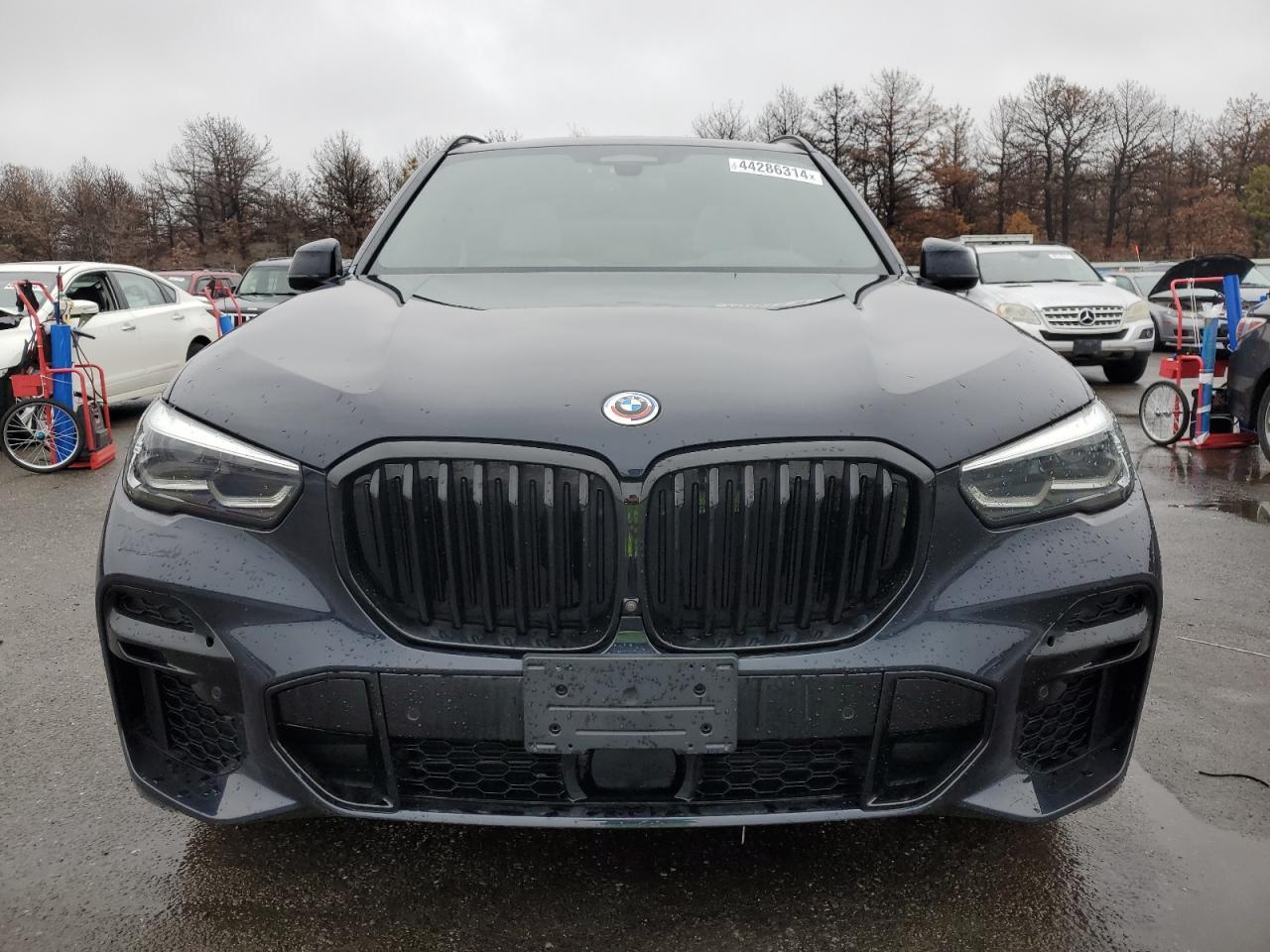 2022 BMW X5 M50I - Фото 5