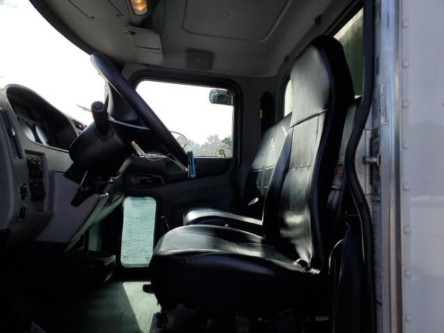 2015 Peterbilt 330 - Image 7