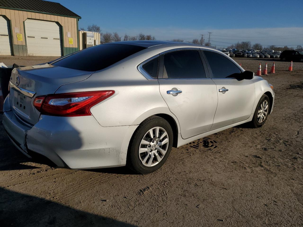 2016 NISSAN ALTIMA 2.5 - Фото 3