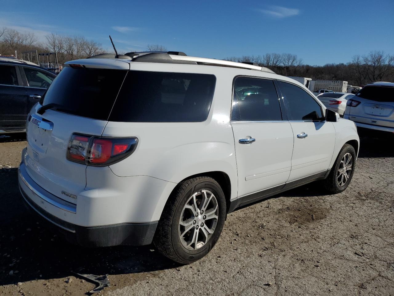 2016 GMC ACADIA SLT - Image 3