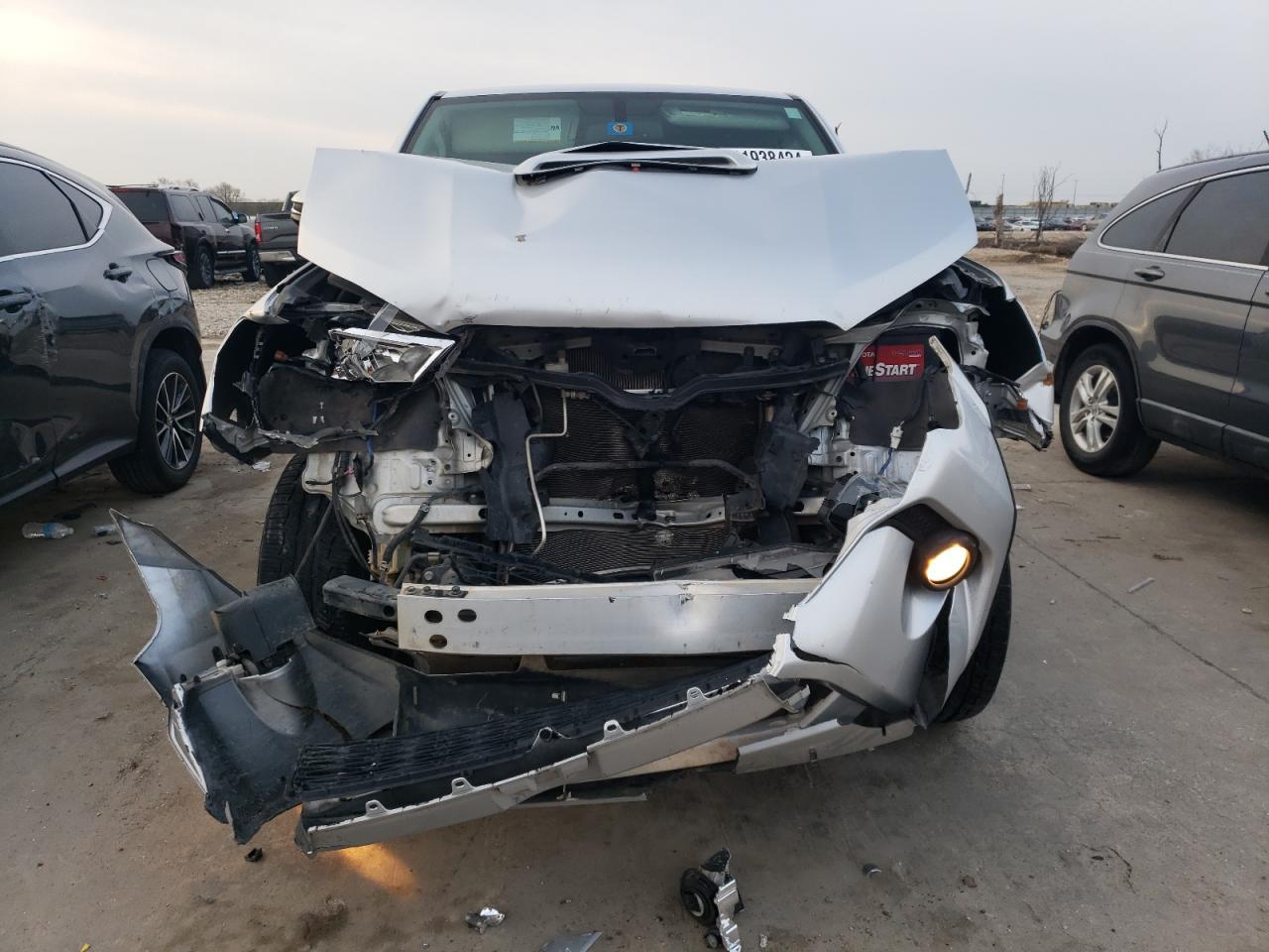 2017 TOYOTA 4RUNNER SR - Image 5