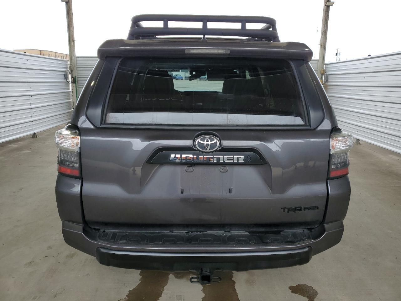 2022 TOYOTA 4RUNNER SR - Фото 6