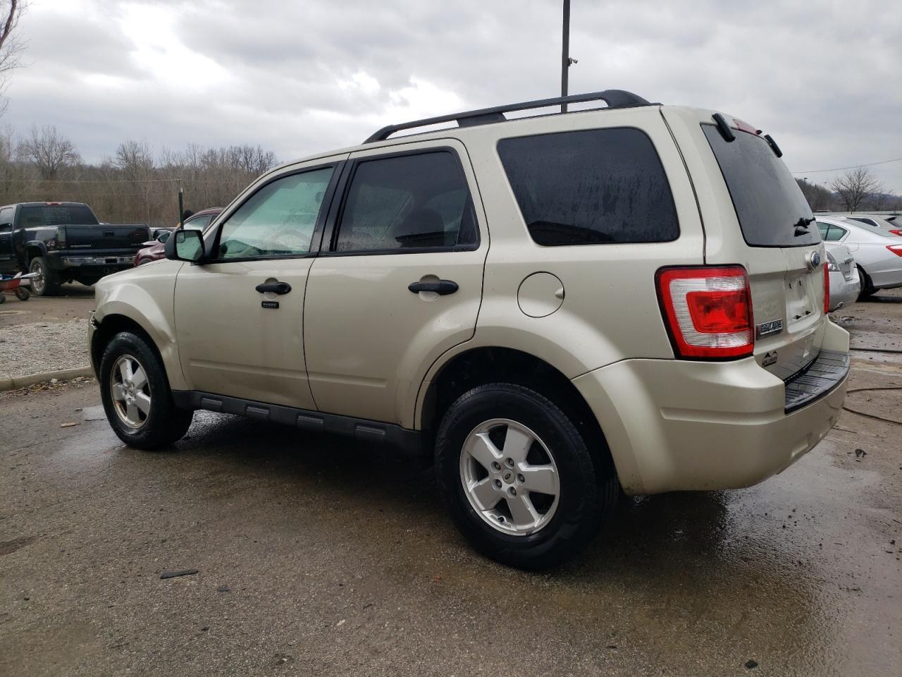 2012 FORD ESCAPE XLT - Image 2