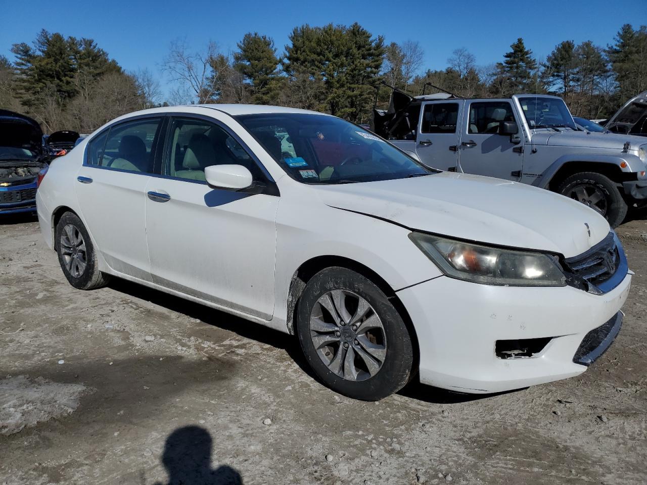 2014 HONDA ACCORD LX - Image 4
