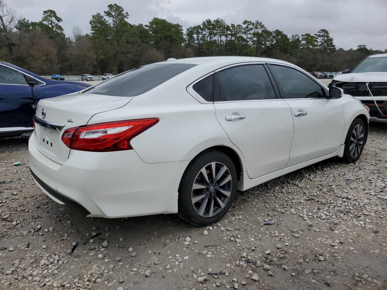 2016 NISSAN ALTIMA 2.5 - Фото 3