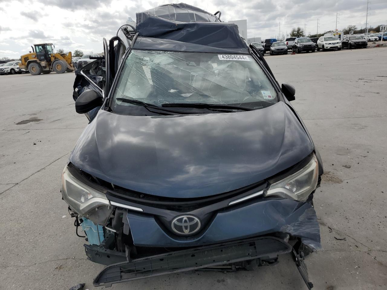 2018 TOYOTA RAV4 LE - Фото 5