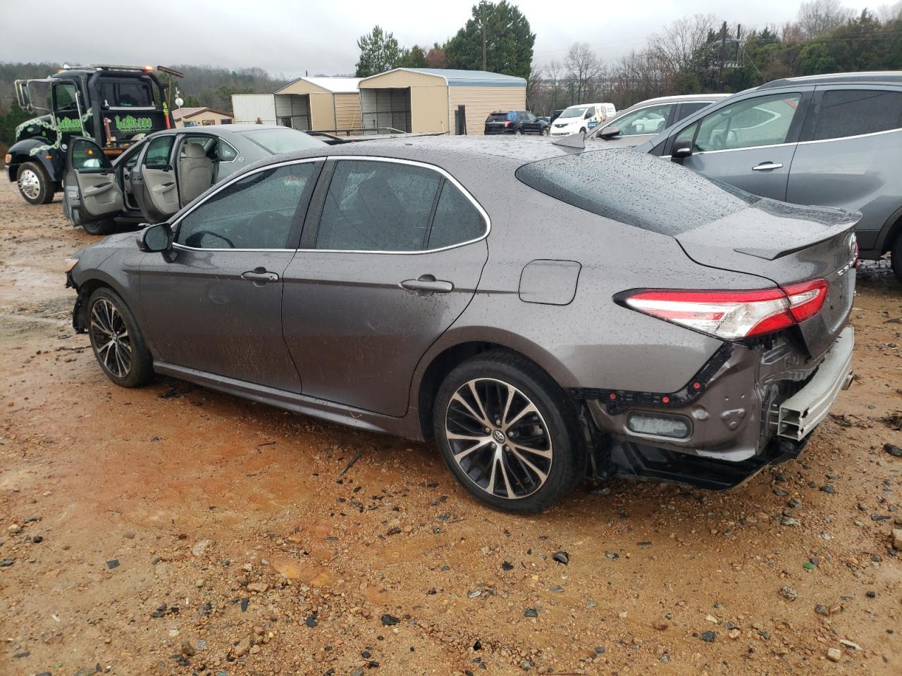 2020 TOYOTA CAMRY SE - Image 2