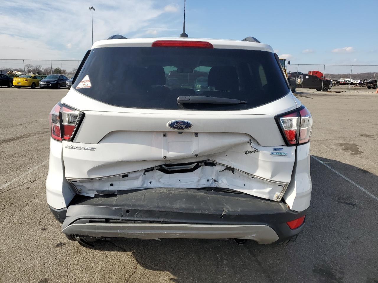 2017 FORD ESCAPE SE - Image 6