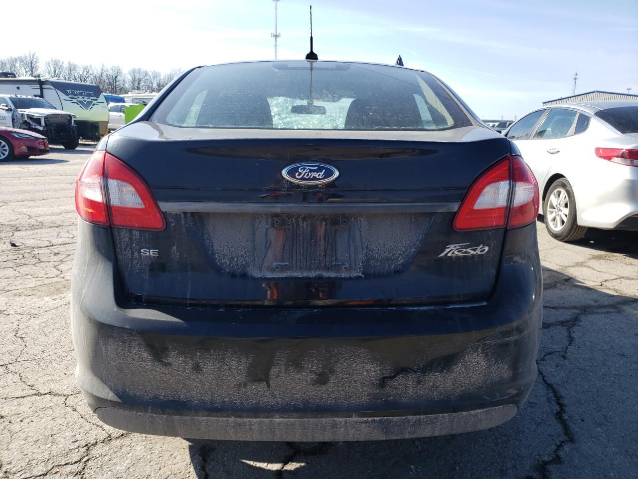 2013 FORD FIESTA SE - Фото 6