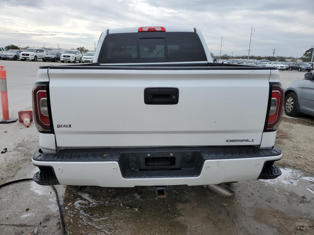 2018 GMC SIERRA K15 - Image 6