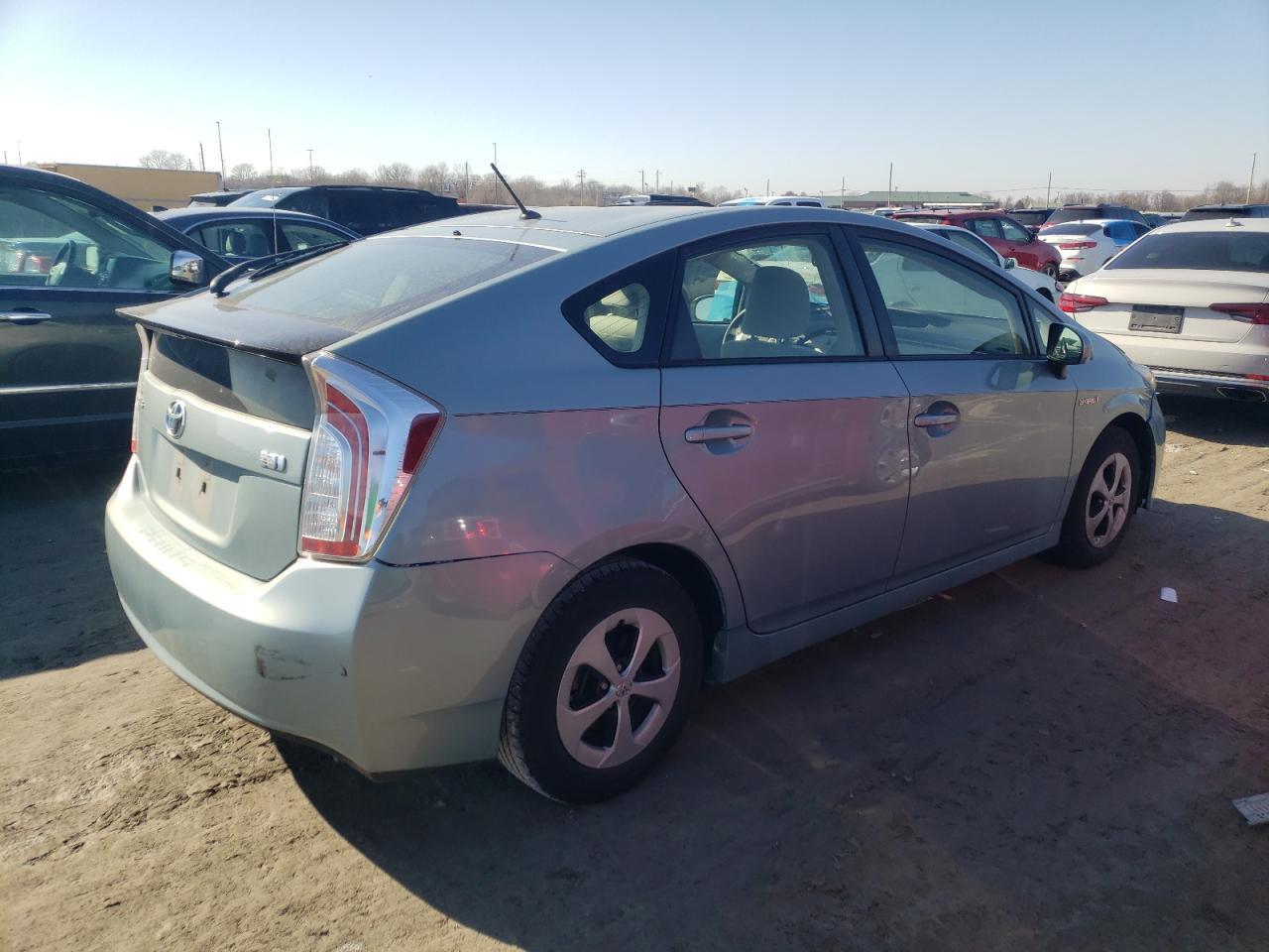2015 TOYOTA PRIUS - Фото 3
