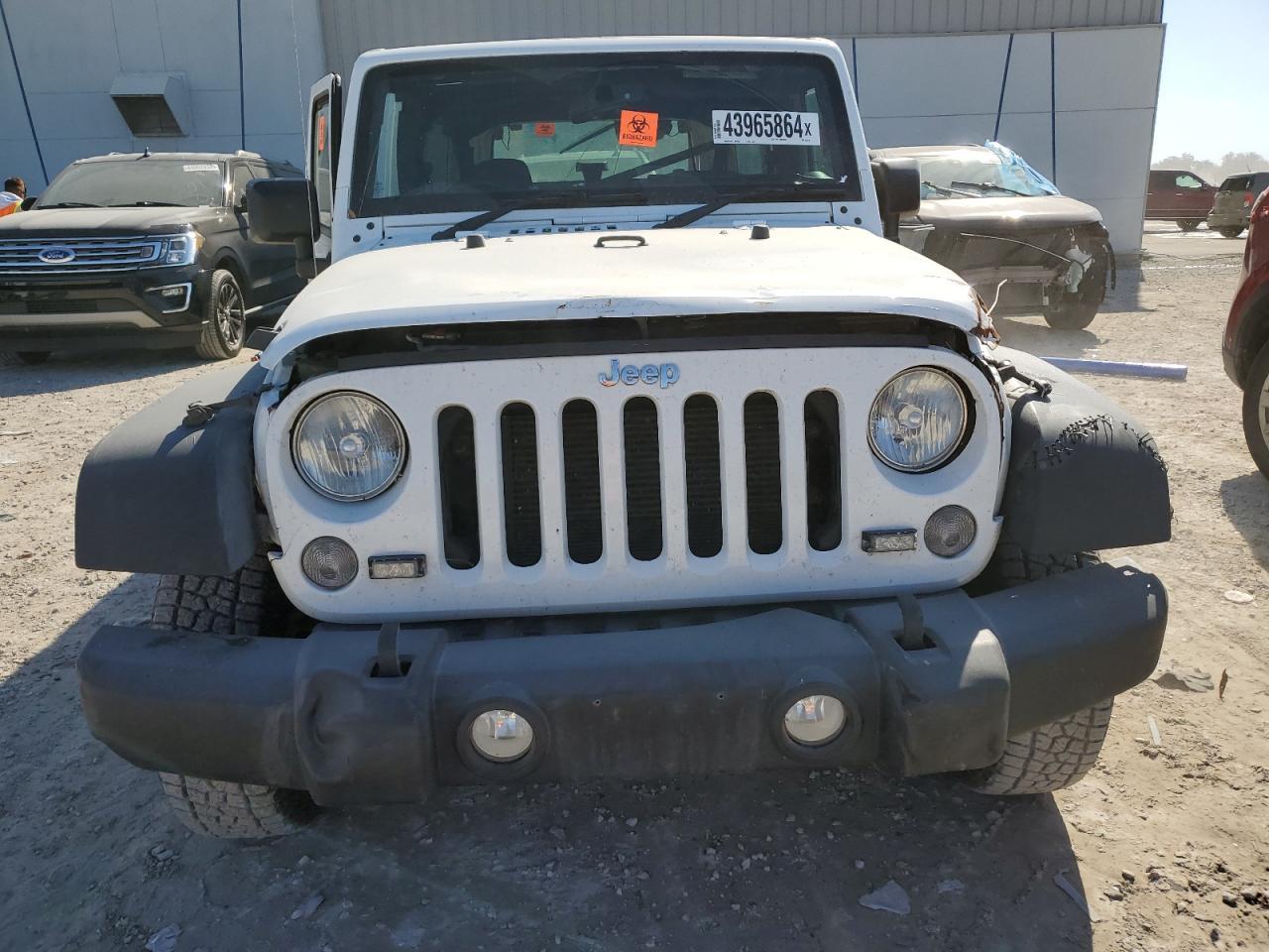 2015 JEEP WRANGLER U - Image 5