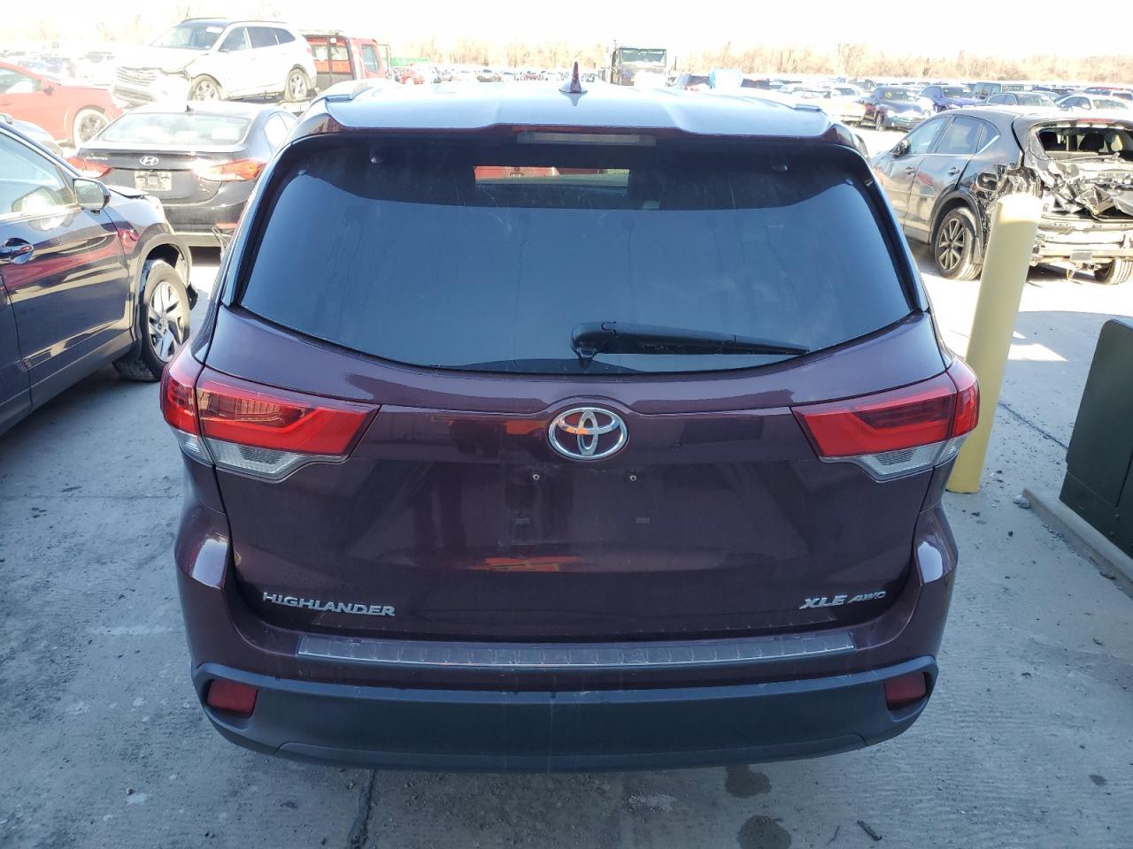 2018 TOYOTA HIGHLANDER - Фото 6