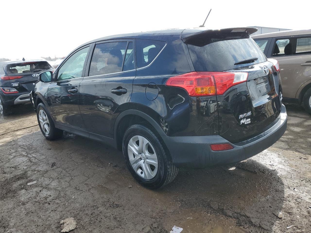 2015 TOYOTA RAV4 LE - Фото 2