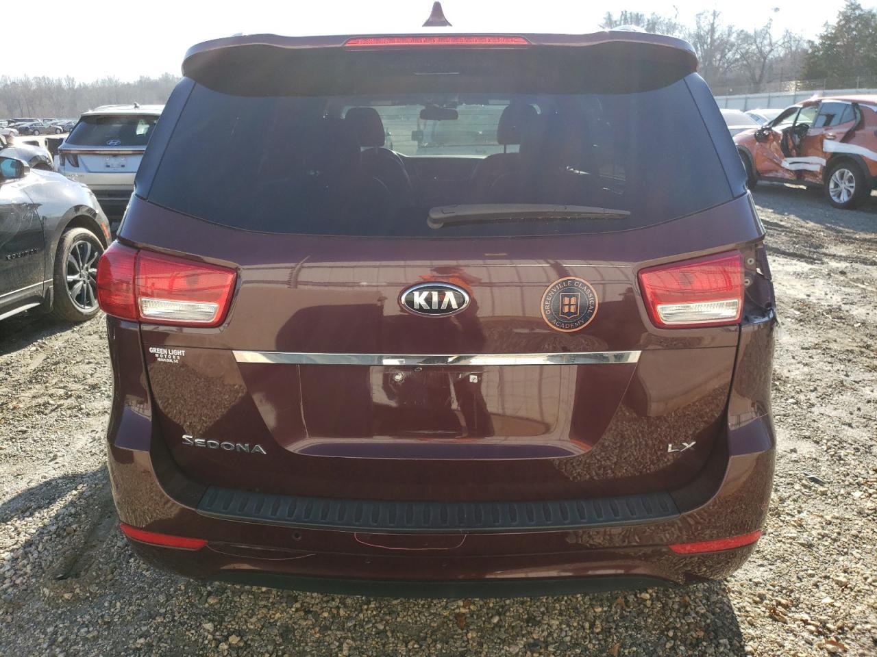 2017 KIA SEDONA LX - Image 6
