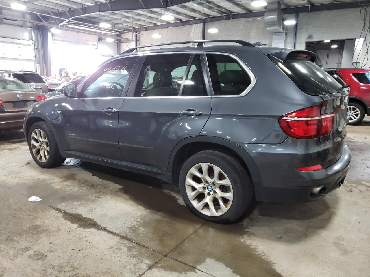 2013 BMW X5 XDRIVE3 - Image 2