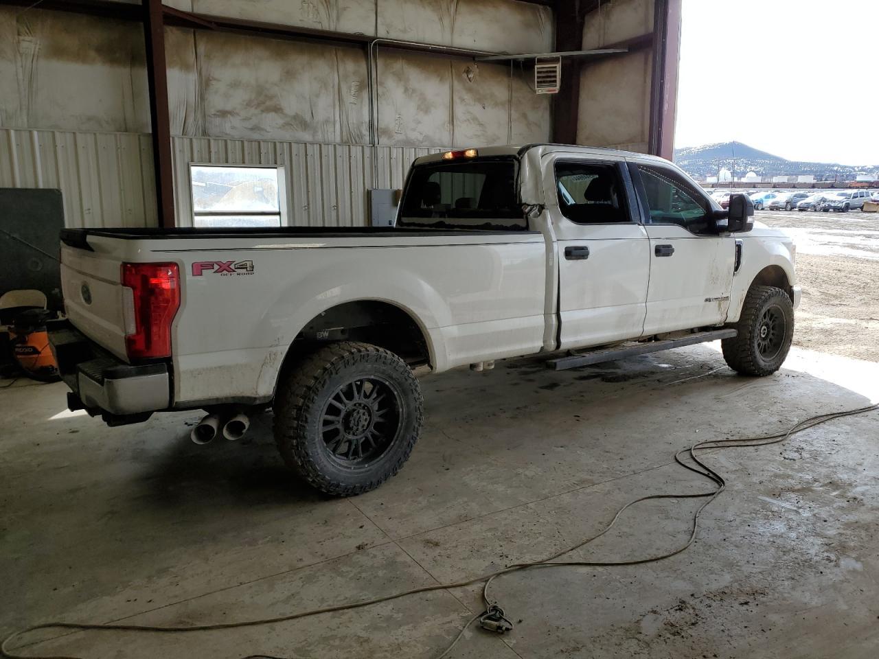 2017 FORD F350 SUPER - Image 3