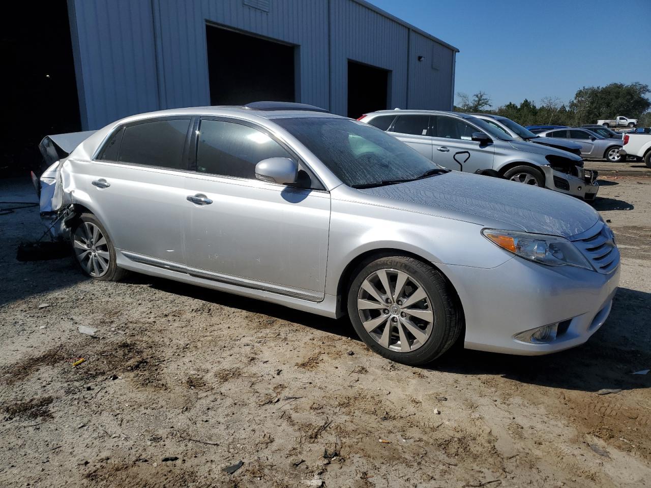 2011 TOYOTA AVALON BAS - Image 4