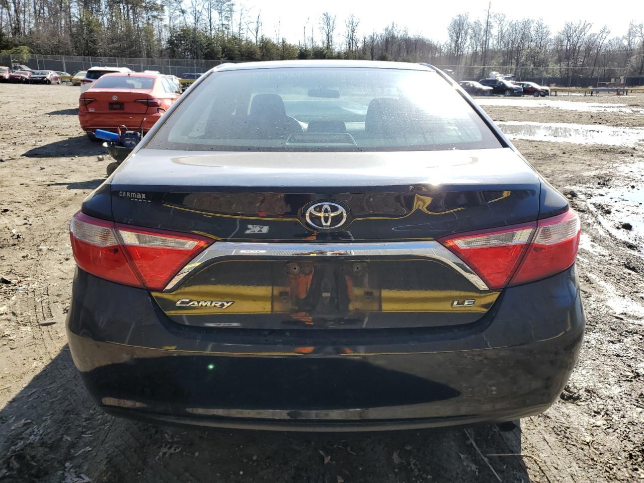 2015 TOYOTA CAMRY LE - Фото 6