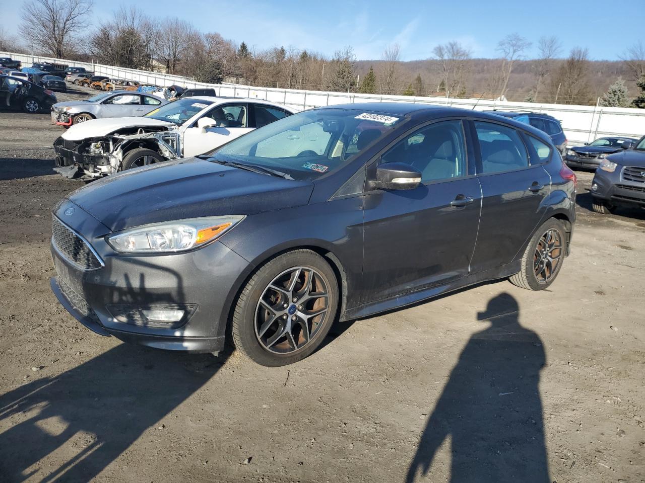 2015 FORD FOCUS SE car image