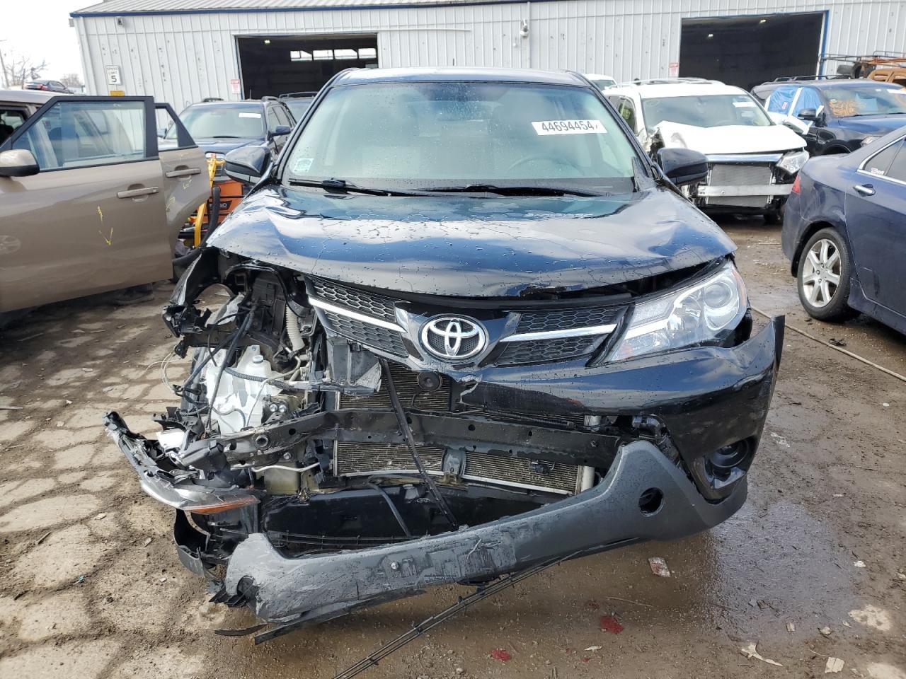 2015 TOYOTA RAV4 LE - Фото 5