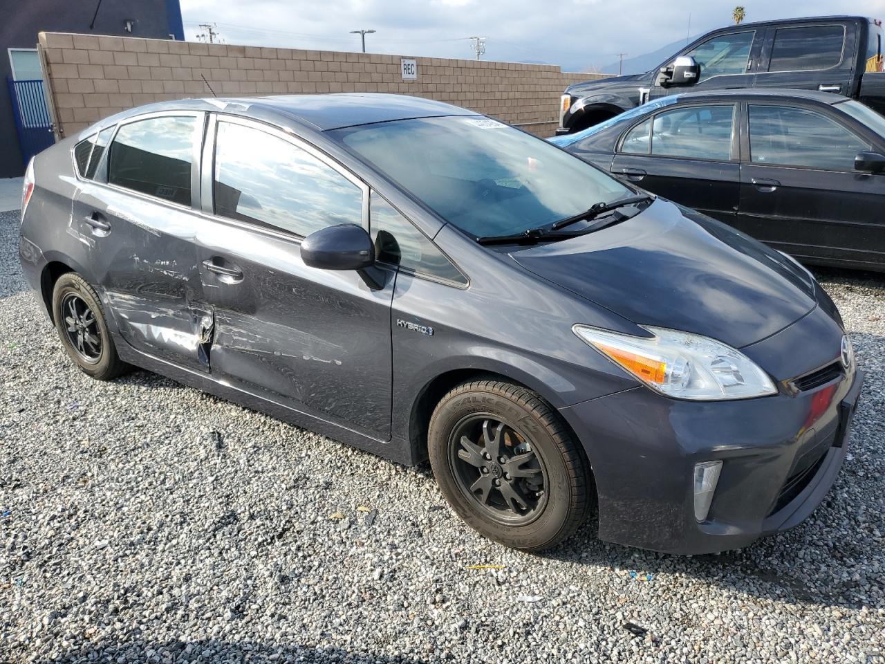 2015 TOYOTA PRIUS - Фото 4