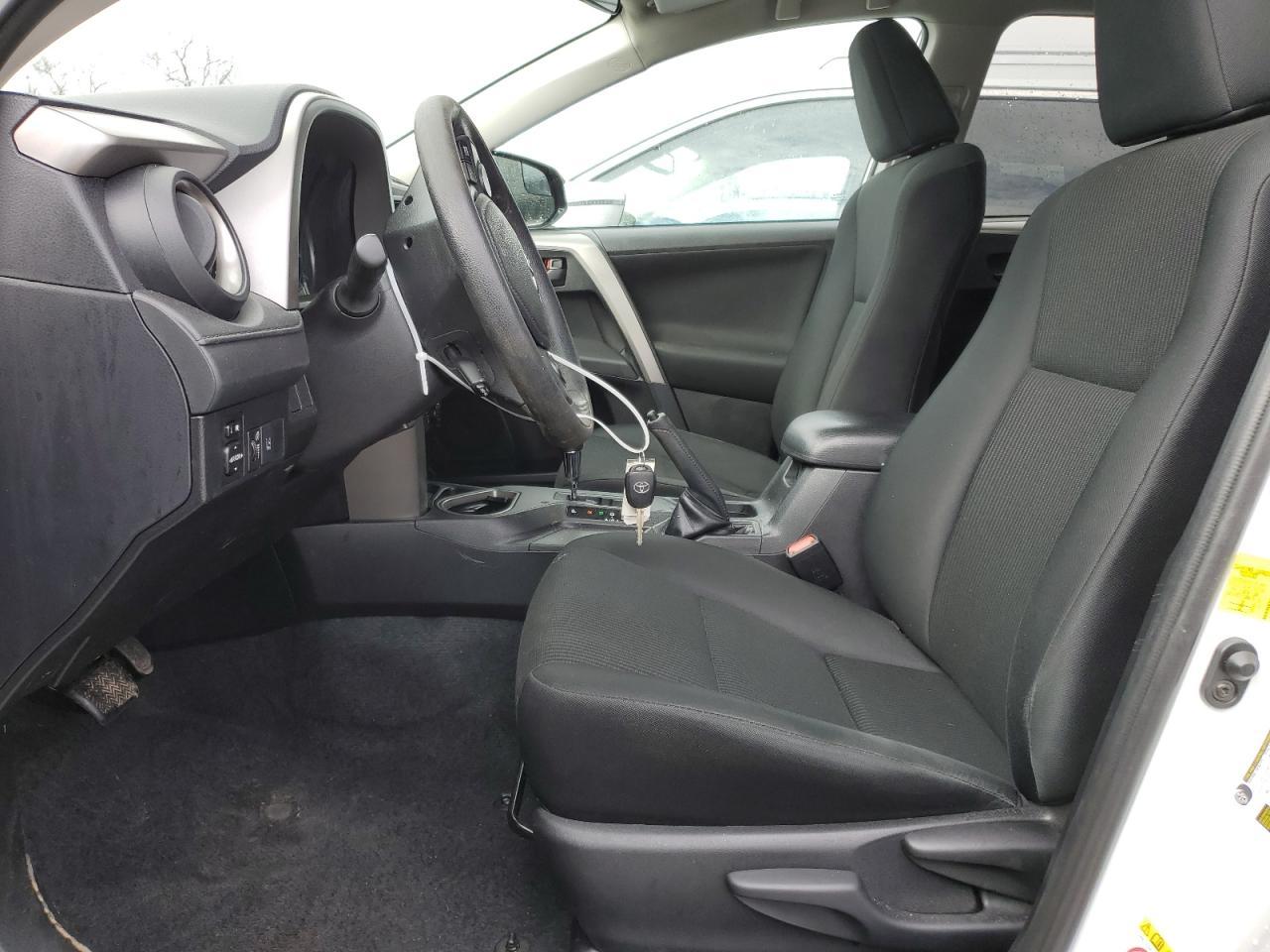 2017 TOYOTA RAV4 LE - Фото 7