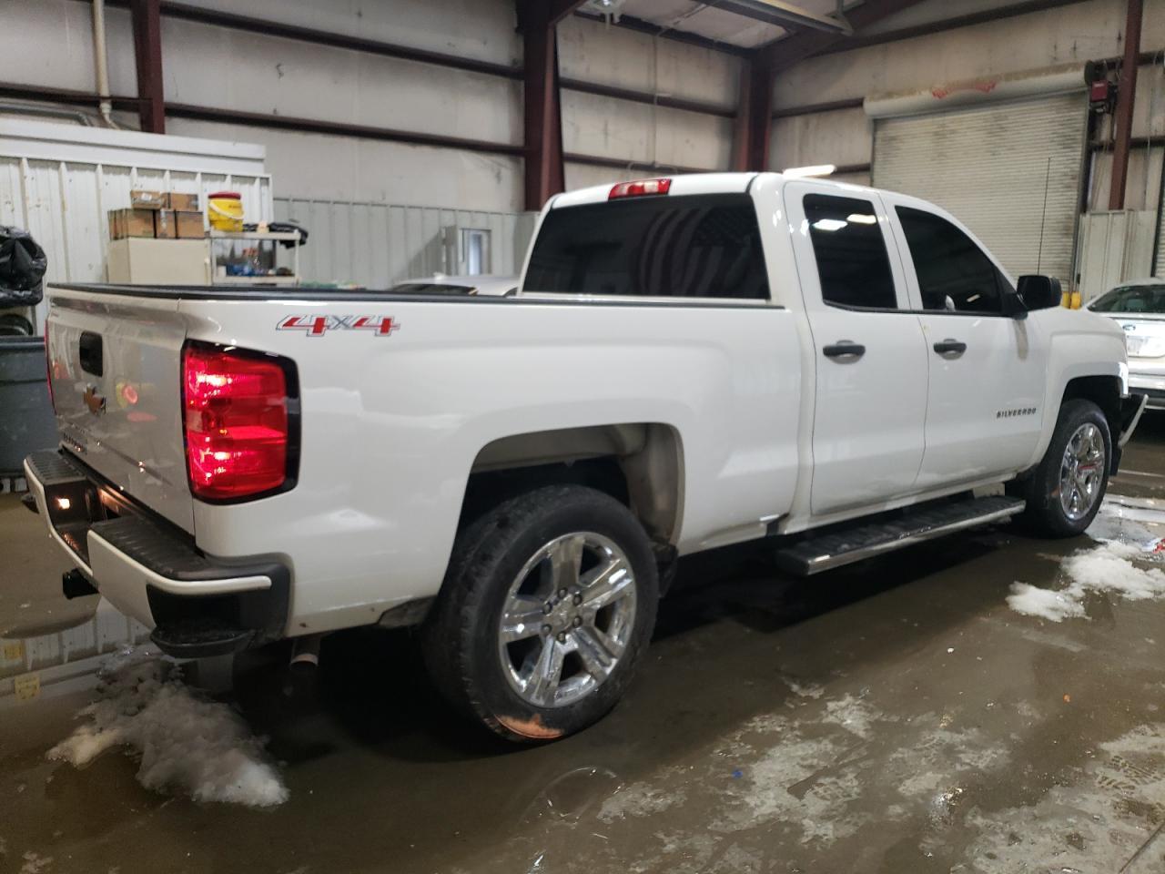 2017 CHEVROLET SILVERADO - Image 3